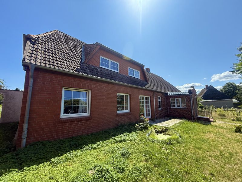 Geräumige Doppelhaushälfte in Zierow mit 4-Zimmern, Garage und 1.479 m² Grundstück...!!!